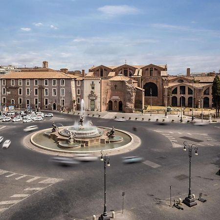 Anantara Palazzo Naiadi Rome Hotel - A Leading Hotel Of The World Exterior photo The Fountain of the Three She-Wolves