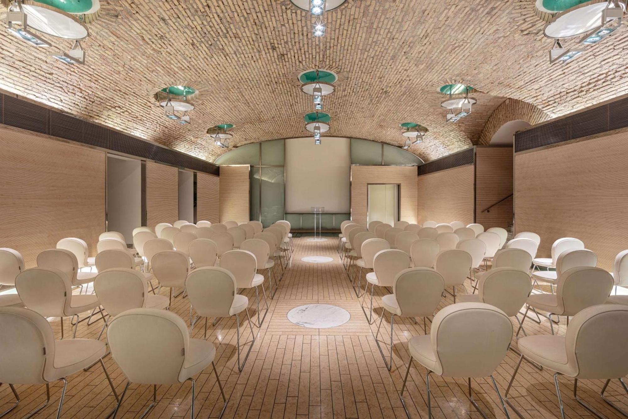 Anantara Palazzo Naiadi Rome Hotel - A Leading Hotel Of The World Exterior photo The Auditorium