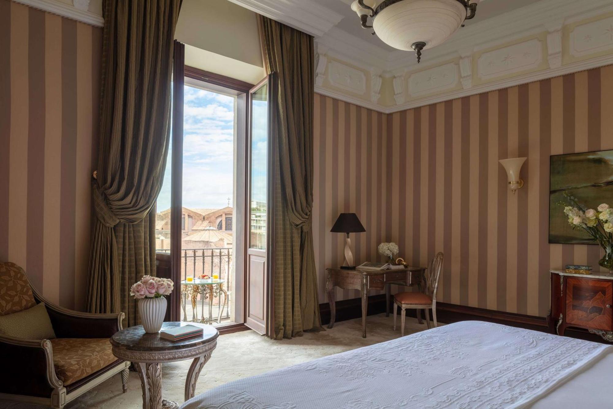 Anantara Palazzo Naiadi Rome Hotel - A Leading Hotel Of The World Exterior photo A room at the hotel