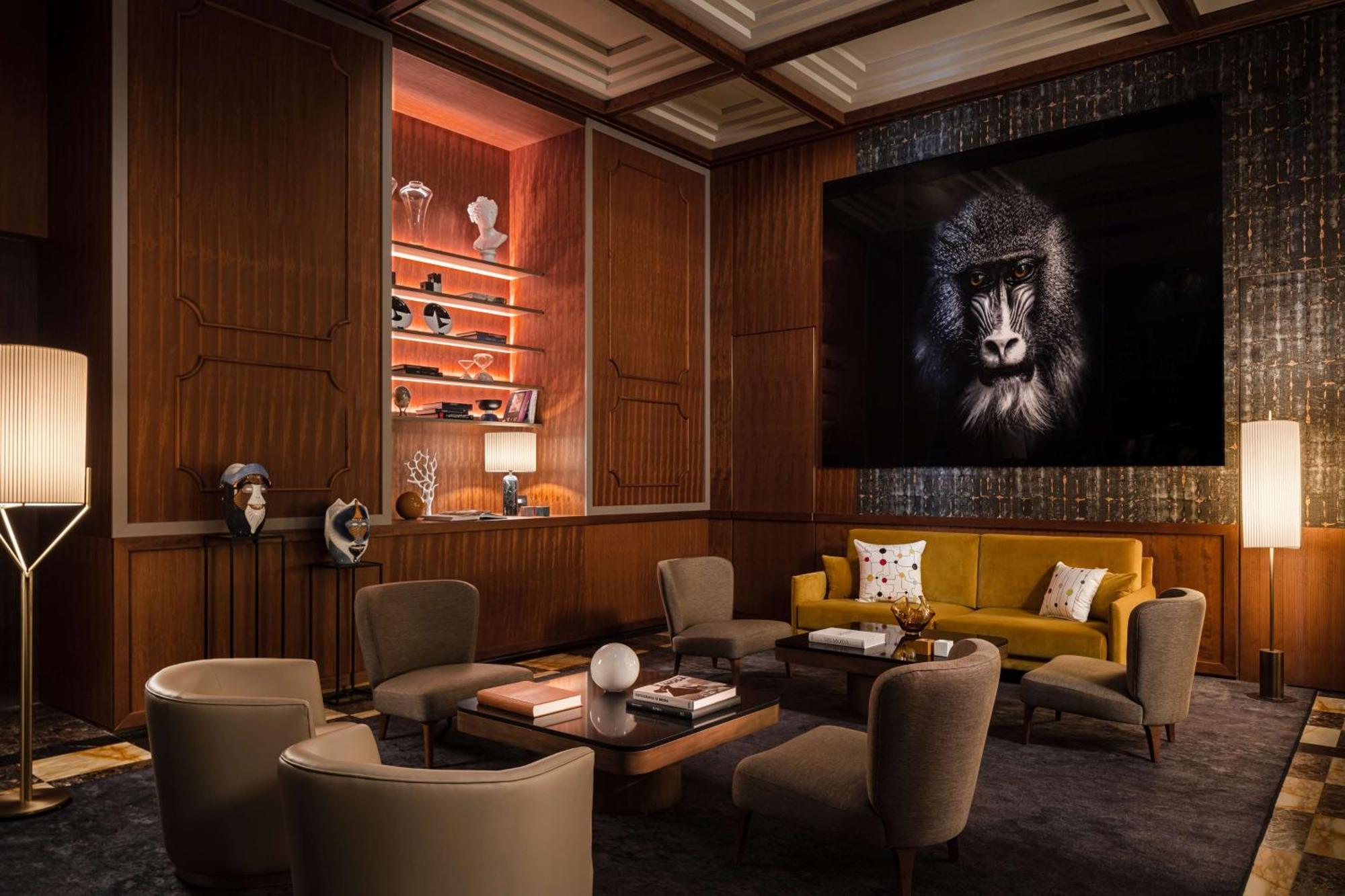 Anantara Palazzo Naiadi Rome Hotel - A Leading Hotel Of The World Exterior photo The Lion Lounge at the airport
